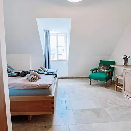 Steinthron فندق Kalwang