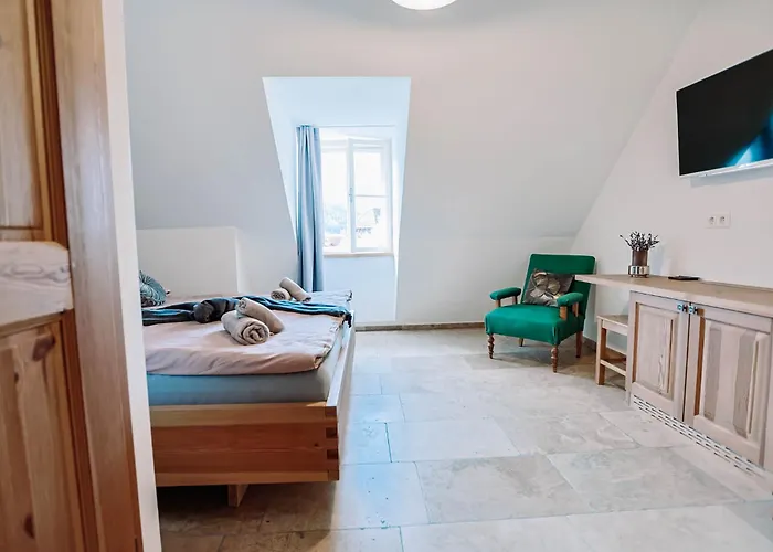 Steinthron Hotel Kalwang